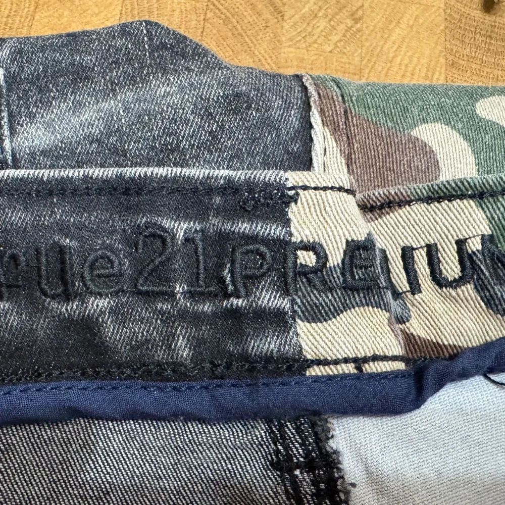 NWT - Rue 21 - premium stretch skinny jeans - Unisex Sz 32x34‎